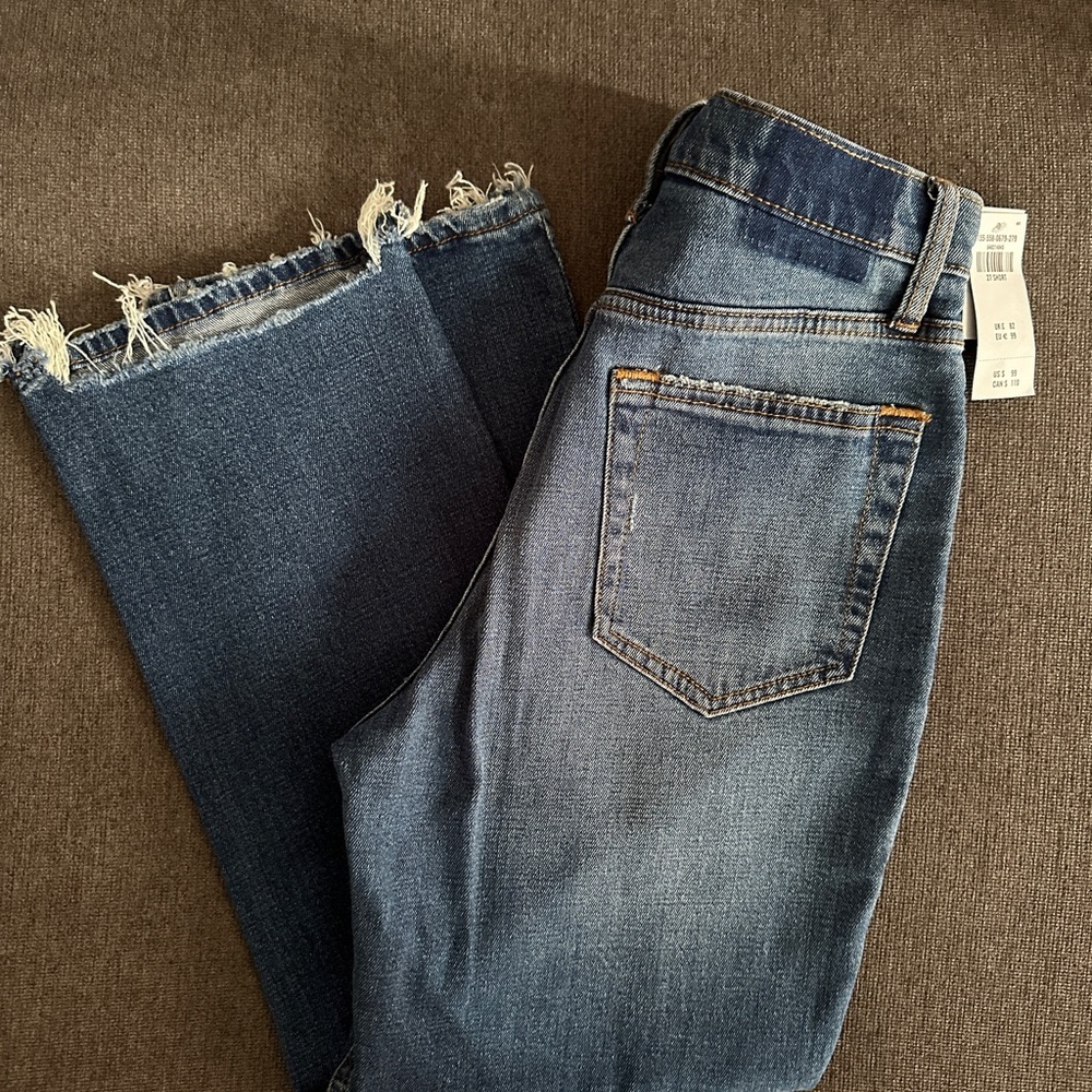 Abercrombie Women’s Distressed Denim - cropped short cut